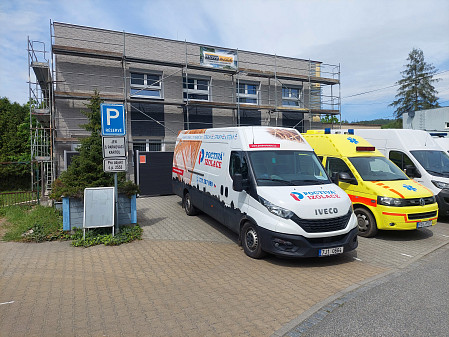 Zateplení stropu patrového domu foukanou izolací v Rožnově pod Radhoštěm